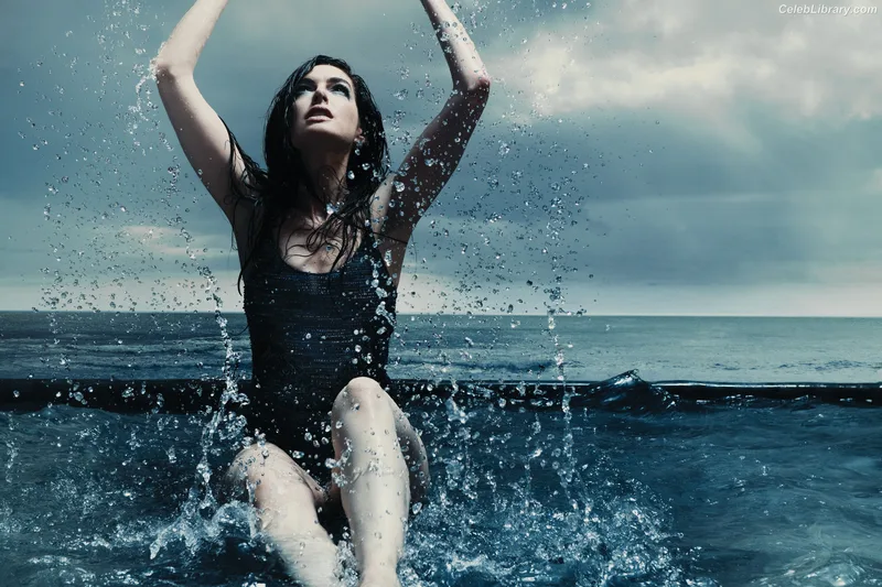 Anne Hathaway photo 24 of 1533
