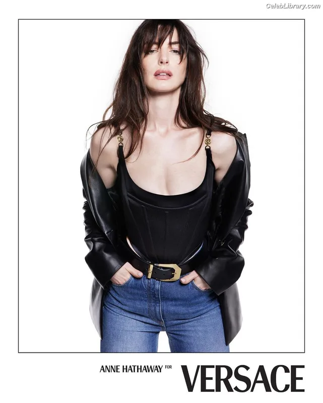Anne Hathaway photo 24 of 1533