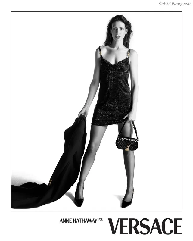 Anne Hathaway photo 1 of 1533