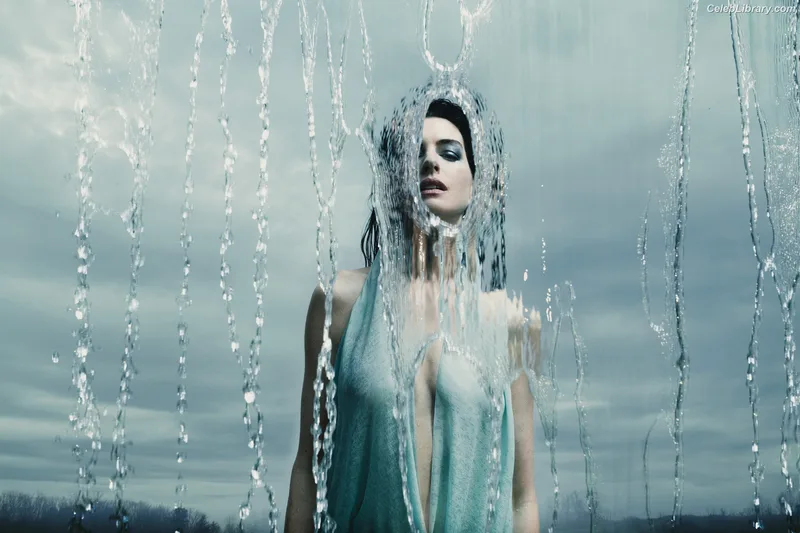 Anne Hathaway photo 14 of 1533