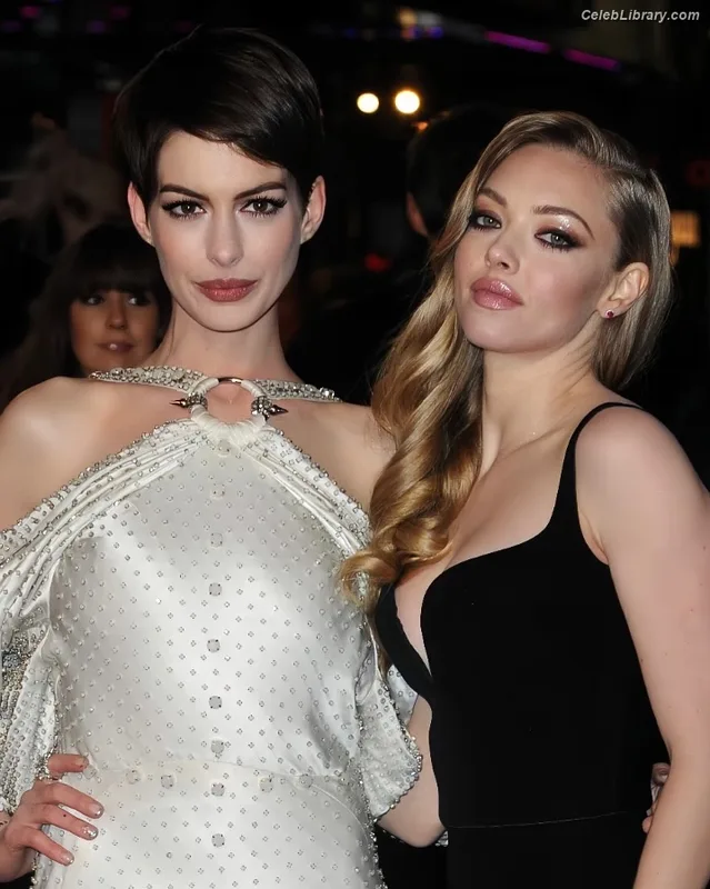 Anne Hathaway photo 18 of 1533