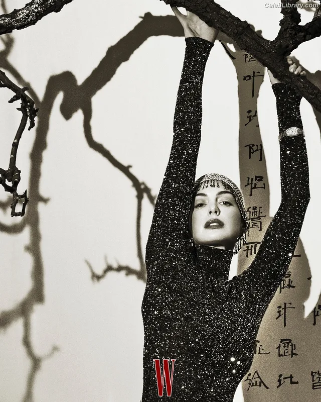 Anne Hathaway photo 16 of 1533