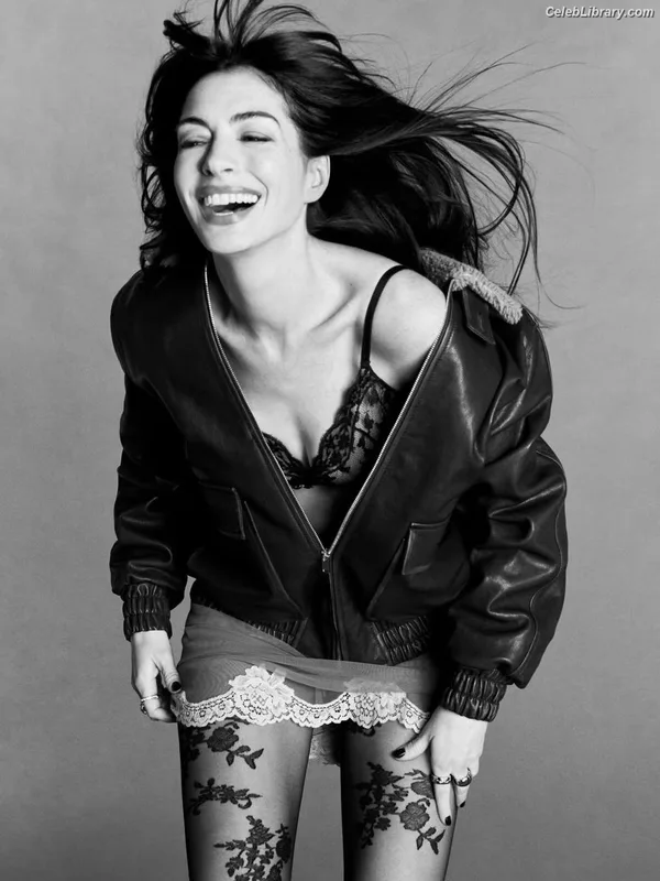 Anne Hathaway photo 11 of 1533