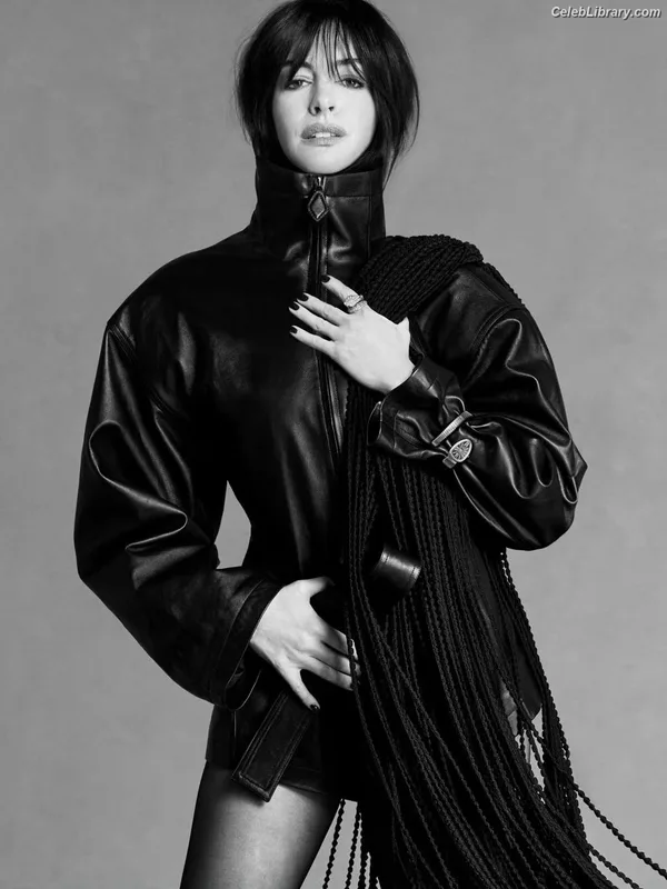 Anne Hathaway photo 16 of 1533