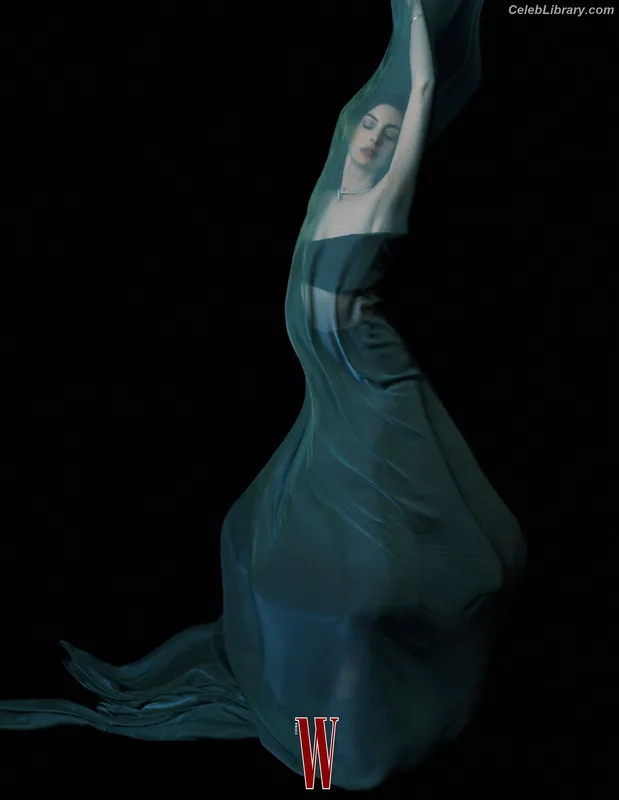 Anne Hathaway photo 16 of 1533