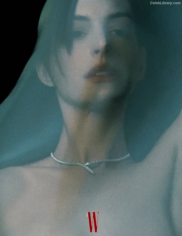 Anne Hathaway photo 18 of 1533
