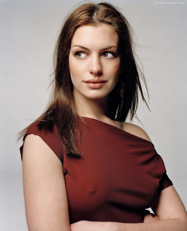Anne Hathaway photo 8 of 1533