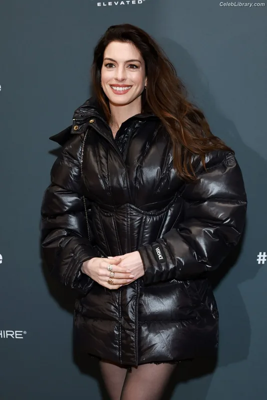 Anne Hathaway photo 12 of 1533