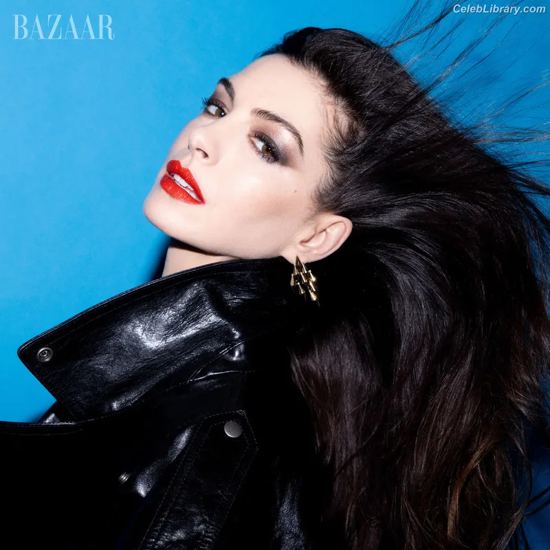 Anne Hathaway photo 2 of 1533