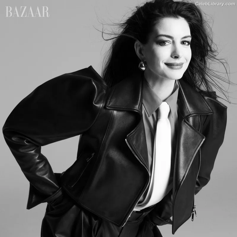 Anne Hathaway photo 3 of 1533