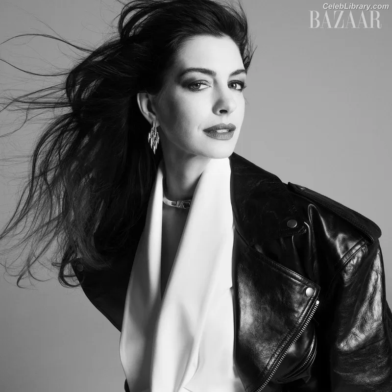 Anne Hathaway photo 5 of 1533