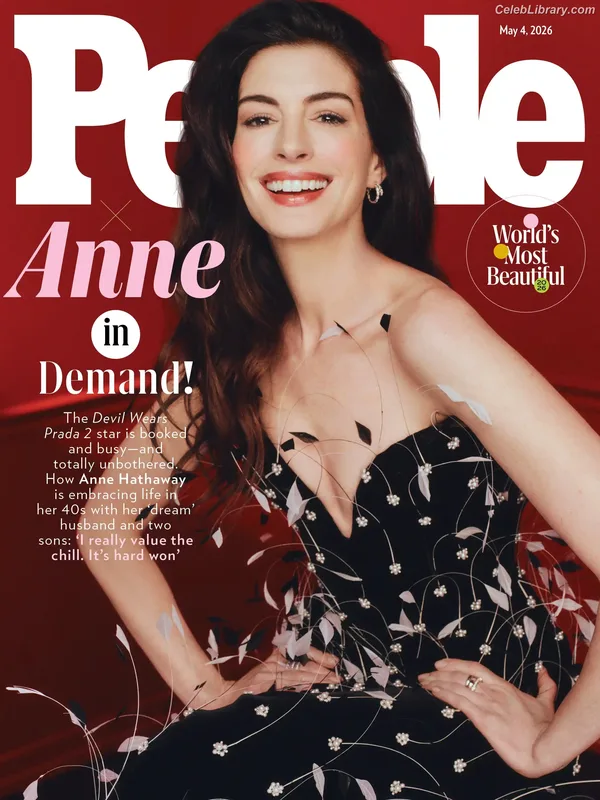 Anne Hathaway photo 22 of 1533