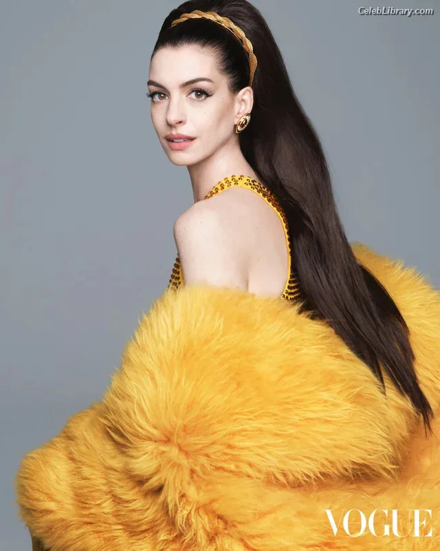 Anne Hathaway photo 9 of 1533