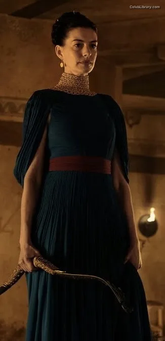 Anne Hathaway photo 20 of 1533