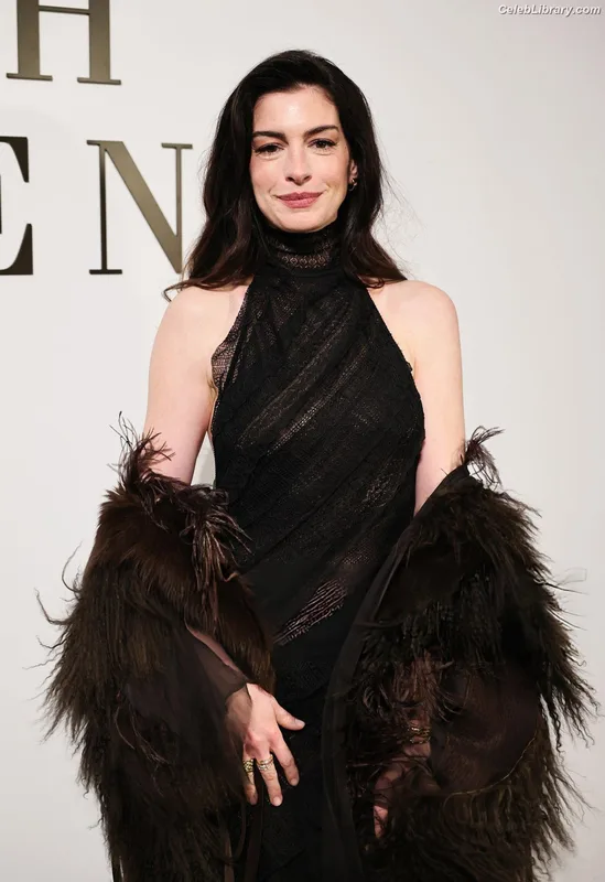 Anne Hathaway photo 24 of 1533