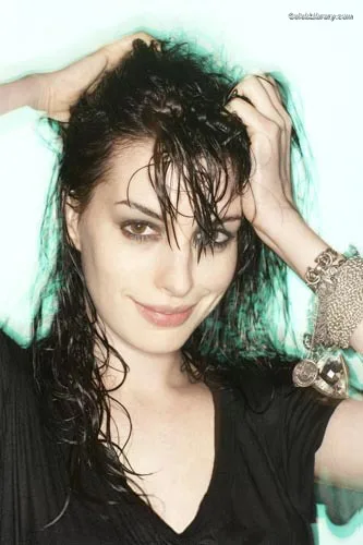 Anne Hathaway photo 8 of 1533