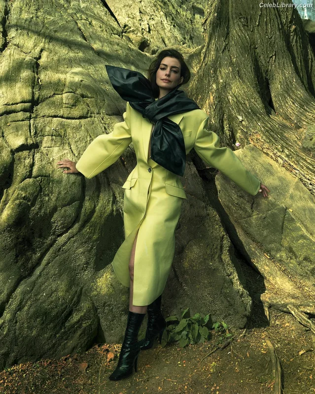 Anne Hathaway photo 20 of 1533