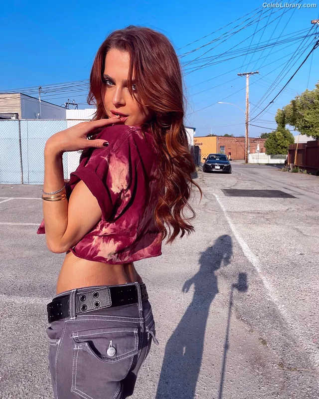 Anne Winters photo 21 of 471