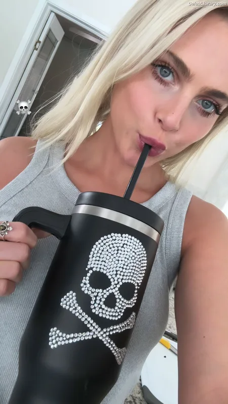 Anne Winters photo 14 of 471