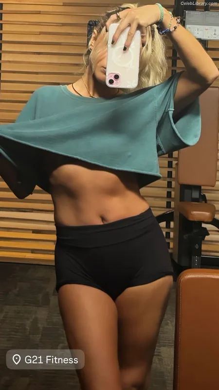 Anne Winters photo 22 of 471