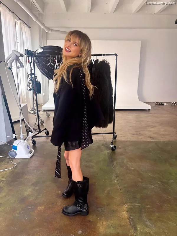 Anne Winters photo 2 of 471