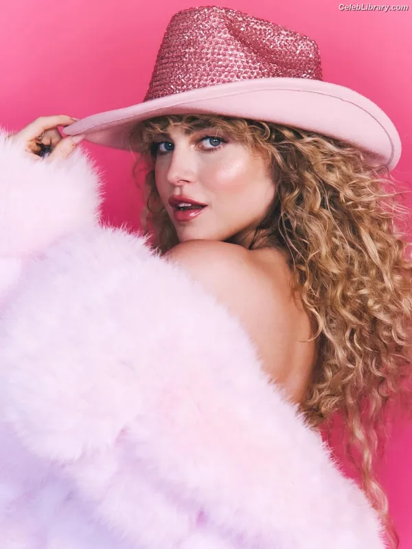 Anne Winters photo 10 of 471