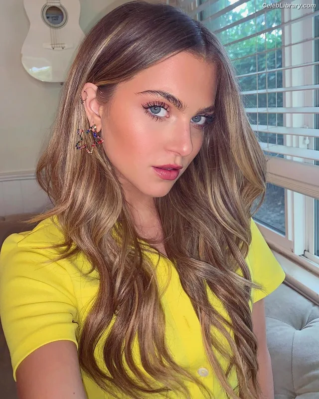 Anne Winters photo 24 of 471
