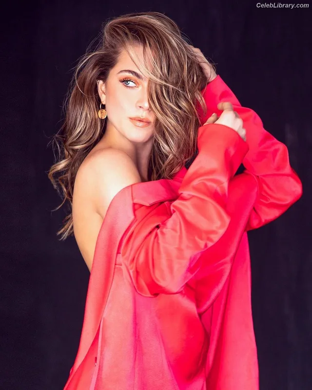 Anne Winters photo 20 of 471