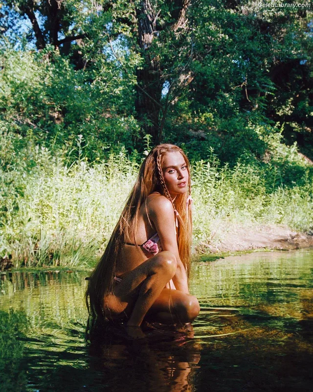 Anne Winters photo 5 of 471