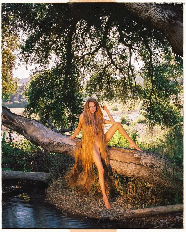Anne Winters photo 12 of 471