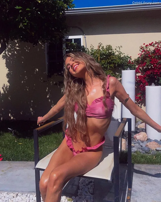 Anne Winters photo 20 of 471