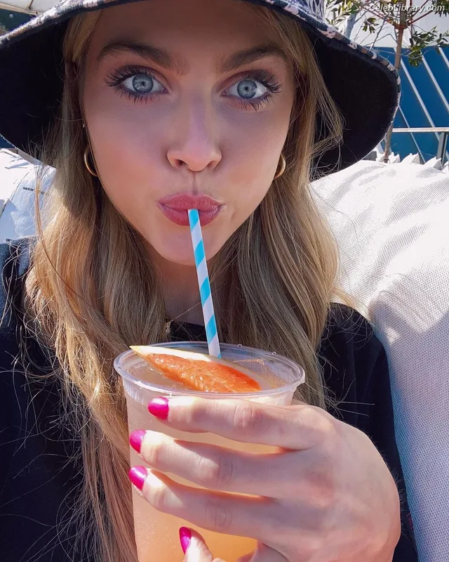 Anne Winters photo 15 of 471