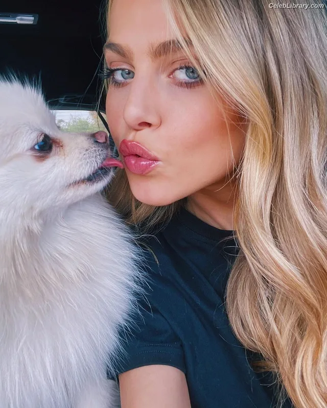 Anne Winters photo 20 of 471