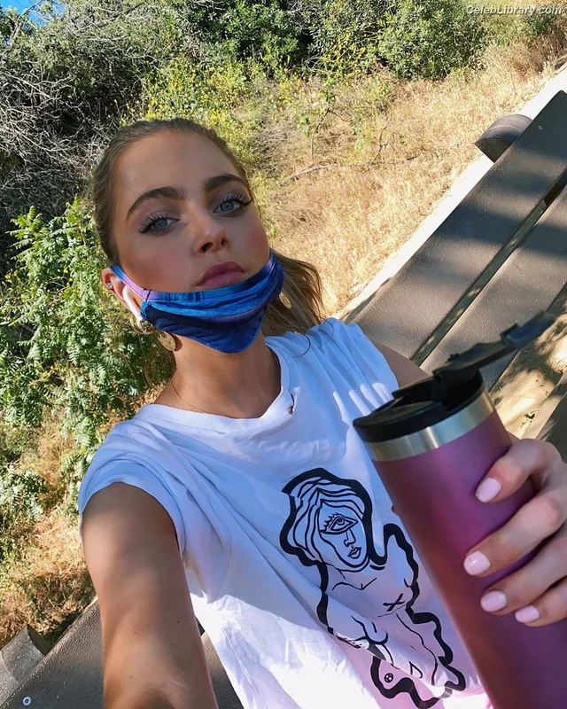 Anne Winters photo 14 of 471