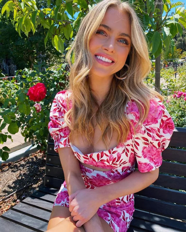 Anne Winters photo 15 of 471