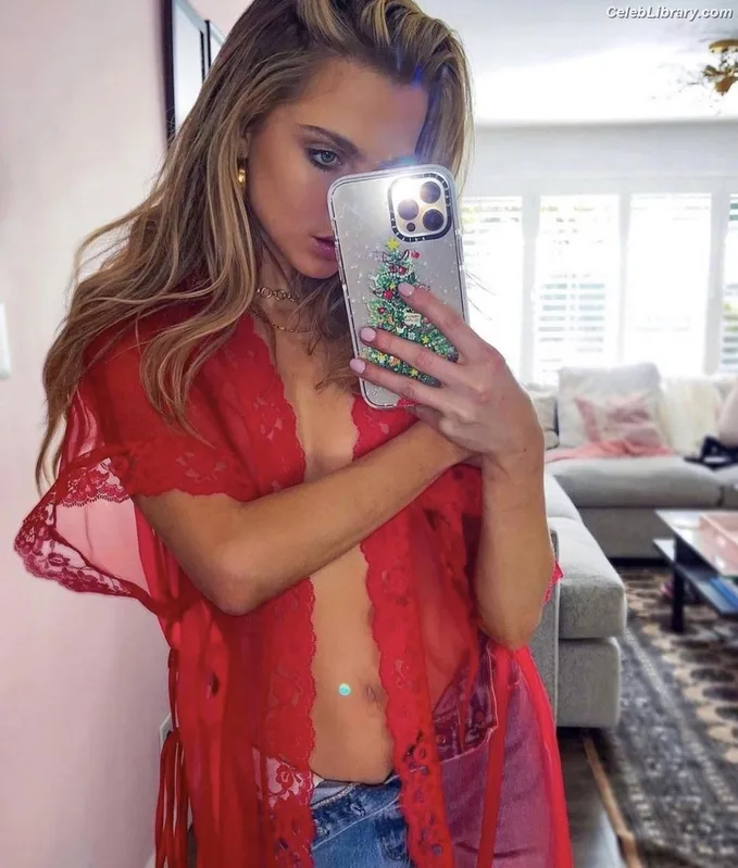 Anne Winters photo 9 of 471
