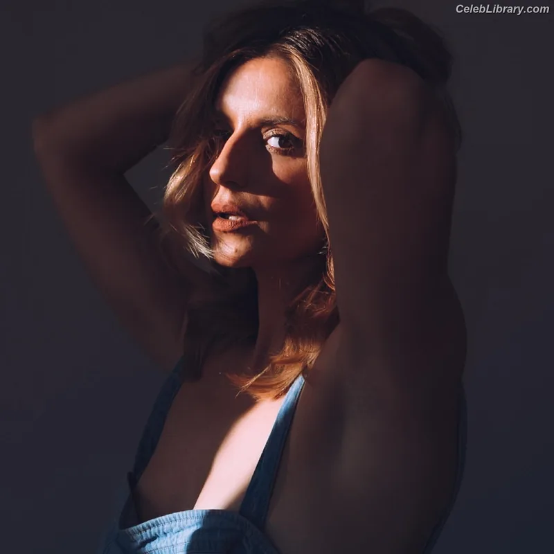 Anneliese van der Pol photo 8 of 13