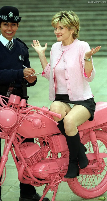 Anthea Turner photo 7 of 31
