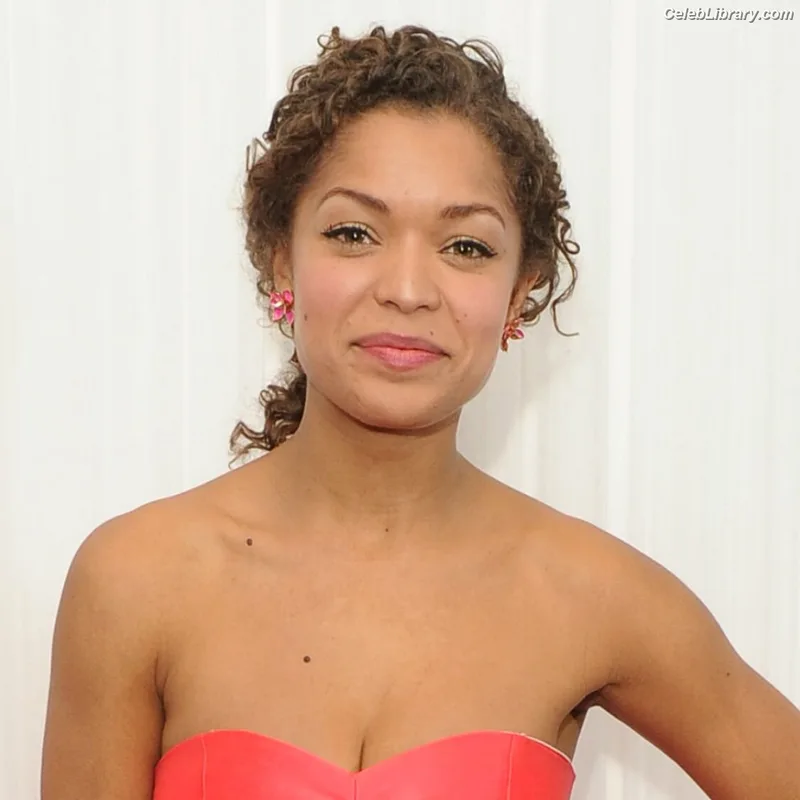 Antonia Thomas photo 10 of 22