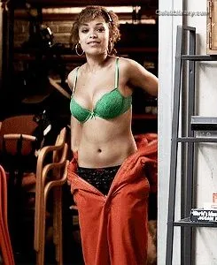 Antonia Thomas photo 16 of 22