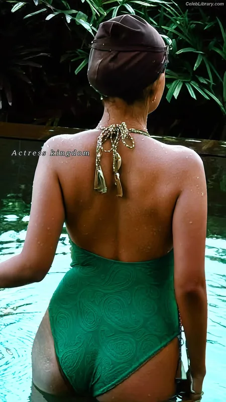 Anushka Sen photo 10 of 255