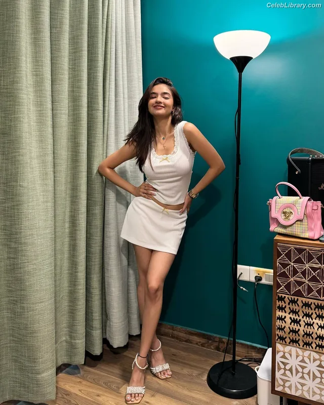 Anushka Sen photo 3 of 255