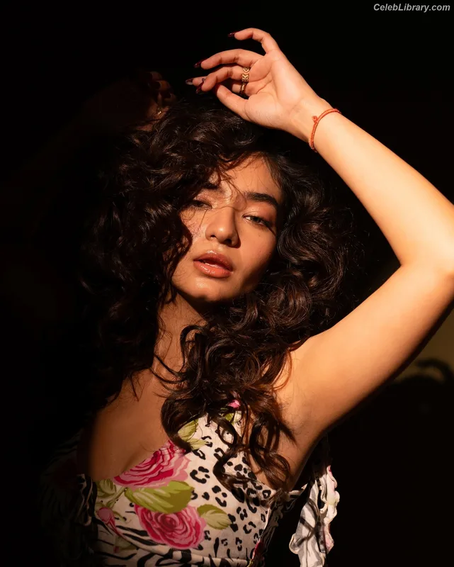 Anushka Sen photo 18 of 255