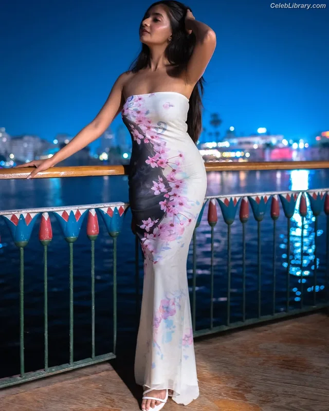 Anushka Sen photo 22 of 255