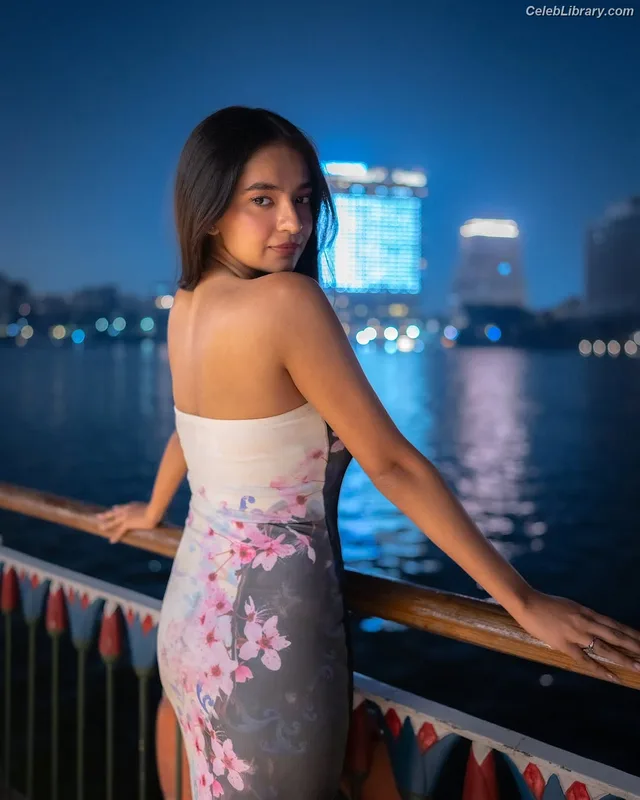 Anushka Sen photo 18 of 255