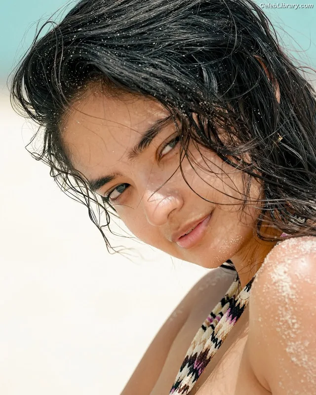 Anushka Sen photo 2 of 255