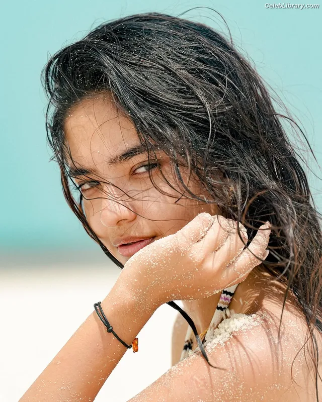 Anushka Sen photo 3 of 255