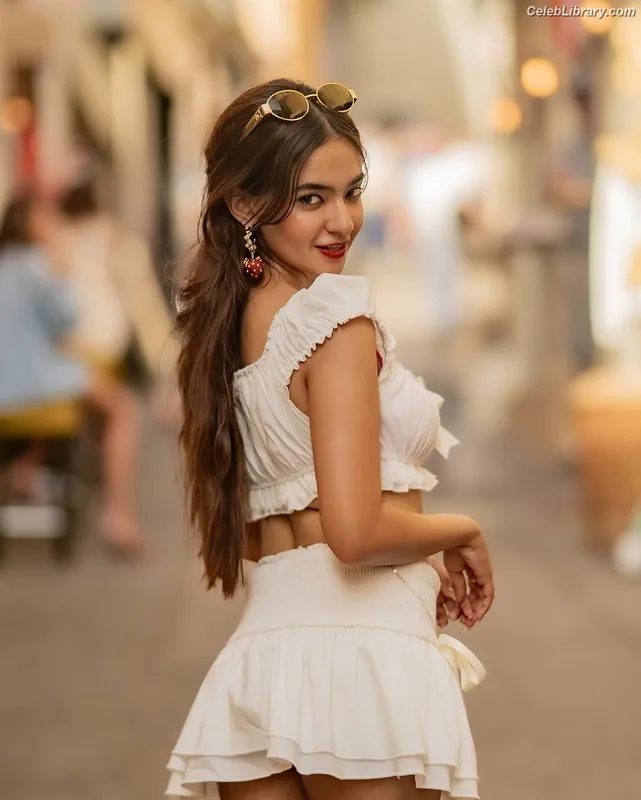 Anushka Sen photo 6 of 255
