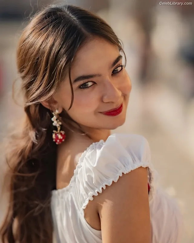 Anushka Sen photo 10 of 255