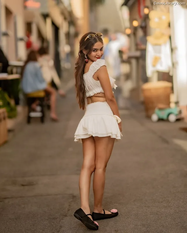 Anushka Sen photo 14 of 255